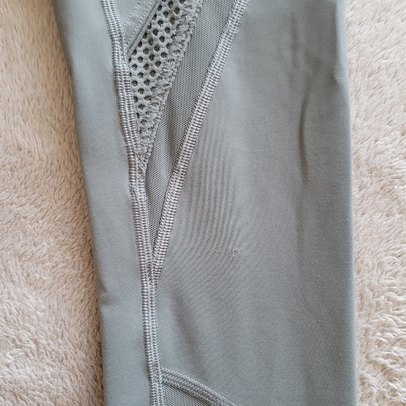 Lululemon Bootcamp Ready Tight 25" Grey Sage size 2 - Picture 12 of 14